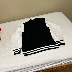 Stylish men’s top, red or black